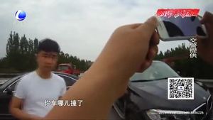 高速路突然停车 26秒酿事故