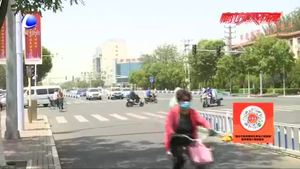 市民热议：文明养成需要法律护航