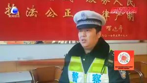 零距离·交通：男子驾驶报废车上路 冲卡闯行致交警受伤