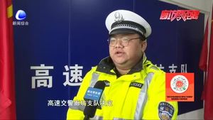 零距离·交通：高速交警廊坊支队违法处理窗口有序恢复工作